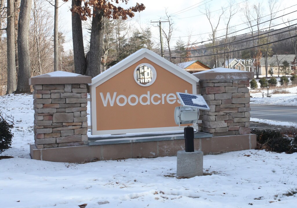 Woodcrest Elderly Housing in Somers, CT - Foto de edificio