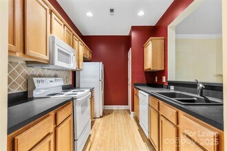 3834 Thomas Ridge Dr in Charlotte, NC - Building Photo - Building Photo