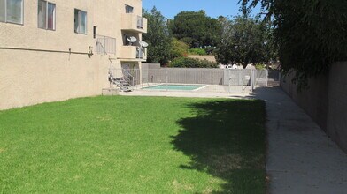 7020 Coldwater Canyon Ave, Unit 104 in Los Angeles, CA - Building Photo - Building Photo