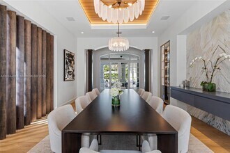 11010 SW 69th Ave in Miami, FL - Building Photo - Building Photo