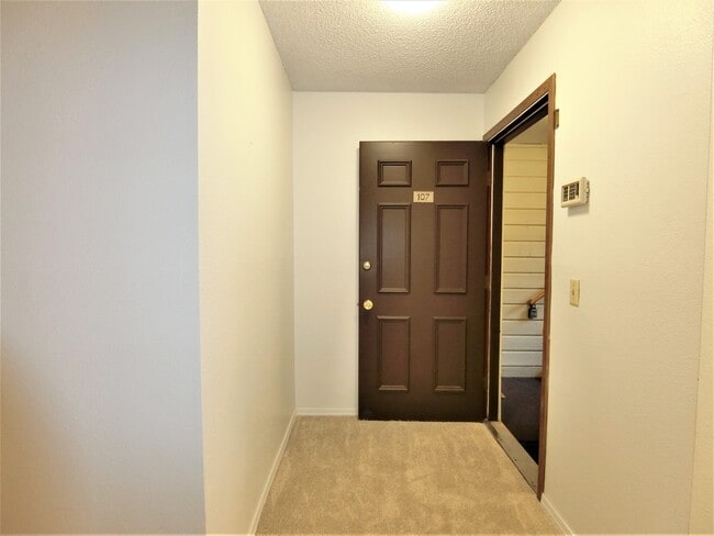 5842 NE 75th St, Unit C107 in Seattle, WA - Foto de edificio - Building Photo