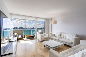 1200 West Ave, Unit #526 in Miami Beach, FL - Building Photo - Building Photo