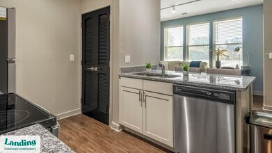 1544 Madison Ave in Memphis, TN - Building Photo - Building Photo