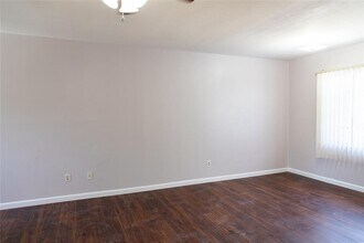 2501 Yoakum Blvd-Unit -3 in Houston, TX - Foto de edificio - Building Photo