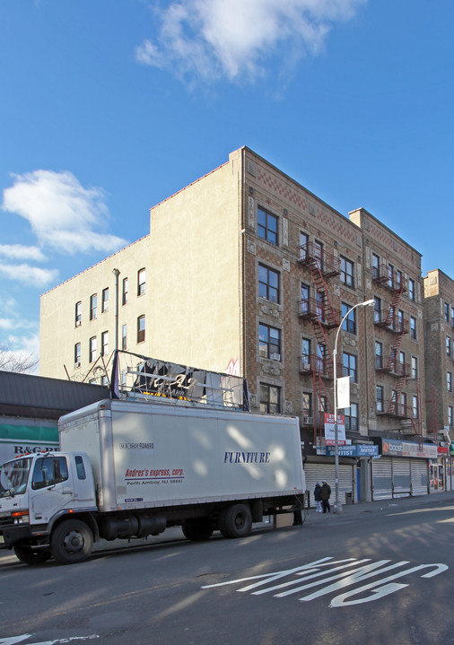 770 E Tremont Ave in Bronx, NY - Building Photo