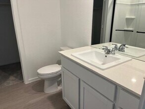 1015 Gentle Nook Dr in Beasley, TX - Building Photo - Building Photo