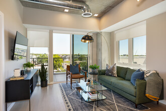 The Julian at Sloan's Lake in Denver, CO - Foto de edificio - Interior Photo