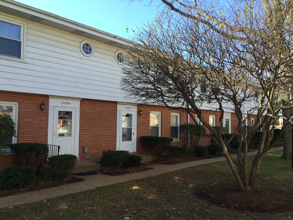 Trevian Townhomes in Wilmette, IL - Foto de edificio