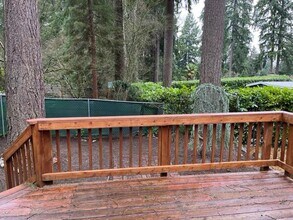 15114 SE 18th St in Bellevue, WA - Building Photo - Building Photo