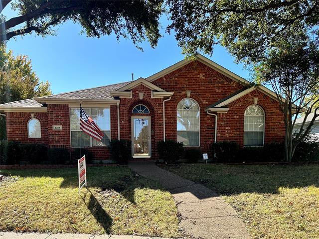 1208 Marina Ct in Lewisville, TX - Foto de edificio