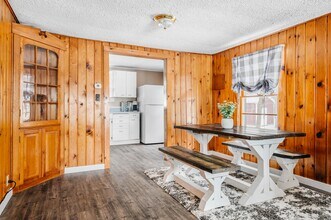 586 Applegate Dr in Traverse City, MI - Foto de edificio - Building Photo