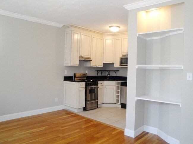 7 Primus Ave, Unit 7-5 in Boston, MA - Building Photo - Building Photo