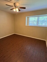 609 Sycamore St in Lake Jackson, TX - Building Photo - Building Photo