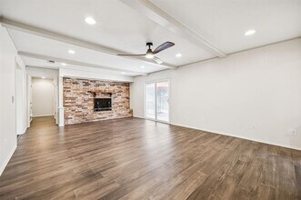 1800 Midcrest Dr in Plano, TX - Building Photo - Building Photo