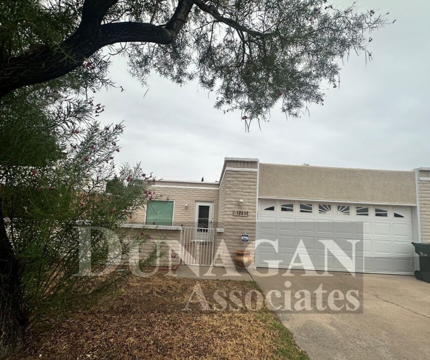 1901 Callaway Dr in Carlsbad, NM - Building Photo