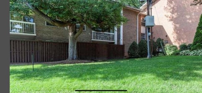 1948 Kennedy Dr, Unit T3 in McLean, VA - Building Photo - Building Photo