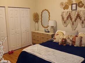 916 Green Bay Rd in Winnetka, IL - Foto de edificio - Building Photo