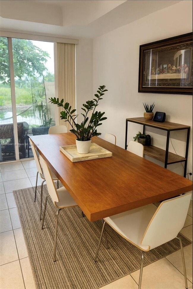 1002 SW 144th Ave in Pembroke Pines, FL - Building Photo - Building Photo