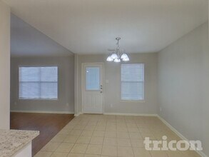 14045 Buckskin Dr in Willis, TX - Foto de edificio - Building Photo