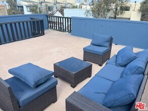 36 Brooks Ave in Los Angeles, CA - Building Photo - Building Photo