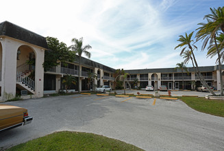 Westchester Apartments in Clearwater, FL - Foto de edificio - Building Photo