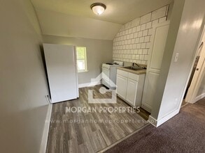 832 E 7th St, Unit 832 in Anderson, IN - Foto de edificio - Building Photo
