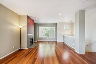 16884 NW Shadow Hills Ln in Beaverton, OR - Building Photo - Building Photo