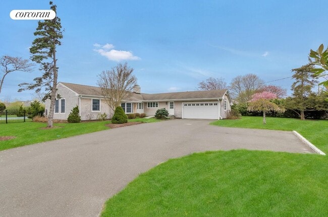 62 Bayfield Ln in Westhampton Beach, NY - Building Photo - Building Photo