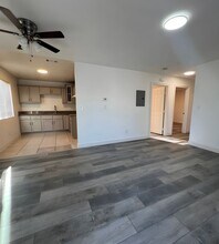 159 E 83rd St in Los Angeles, CA - Building Photo - Building Photo