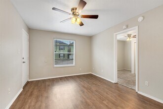 1514 Broadmoor Dr in Bryan, TX - Building Photo - Building Photo