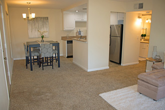 Eastwood Apartments in Carmichael, CA - Building Photo - Building Photo