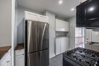 3718 W Belmont Ave, Unit 2 in Chicago, IL - Building Photo - Building Photo