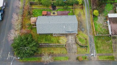 610 Pacific Ave in Coos Bay, OR - Building Photo - Building Photo