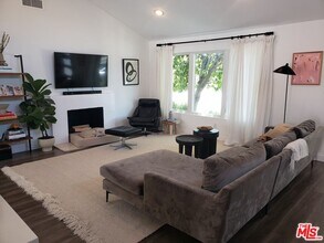 10737 Richland Ave in Los Angeles, CA - Building Photo - Building Photo