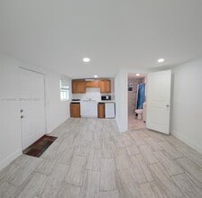 10241 Haitian Dr in Cutler Bay, FL - Building Photo - Building Photo