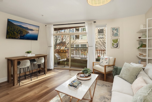 5650 24th Ave NW, Unit 214 in Seattle, WA - Building Photo - Building Photo