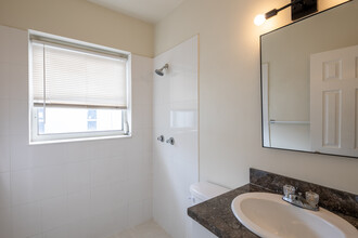 500-522 NE 78th St. in Miami, FL - Building Photo - Interior Photo