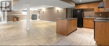 1402 Traditional Trail in Lakeshore, ON - Building Photo - Building Photo