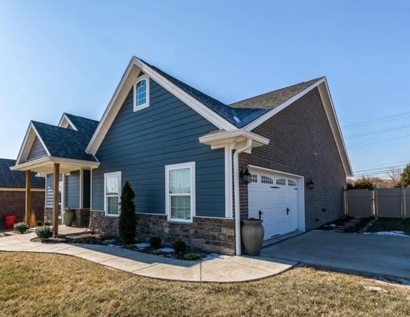 2637 Autumn Way in Sellersburg, IN - Building Photo