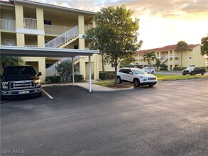 8234 Key Royal Cir in Naples, FL - Foto de edificio - Building Photo