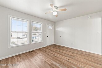 117 Deerfield Ct in Shepherdsville, KY - Building Photo - Building Photo