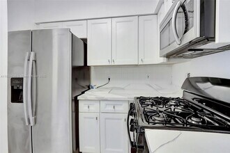 312 Hendricks Isle in Fort Lauderdale, FL - Building Photo - Building Photo