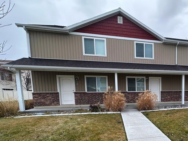 property at 465 N 2650 W