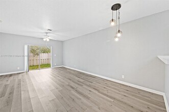 3776 NW 91st Ln in Sunrise, FL - Building Photo - Building Photo