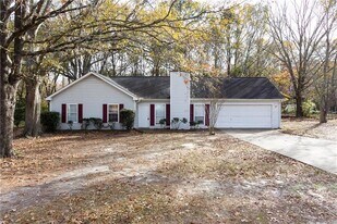 141 Brownsmill Dr in Grayson, GA - Building Photo