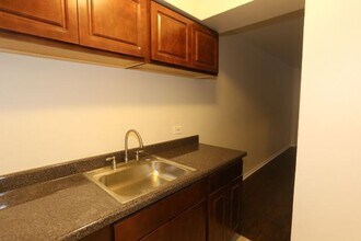 5724 N Kenmore Ave, Unit 1040-218 in Chicago, IL - Building Photo - Building Photo