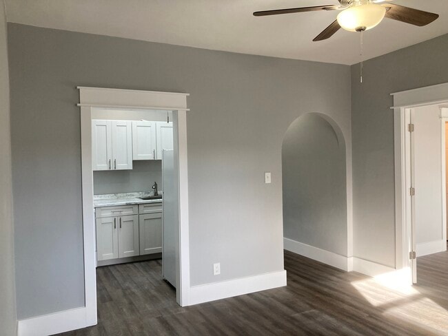 231 2nd Ave NE, Unit 2