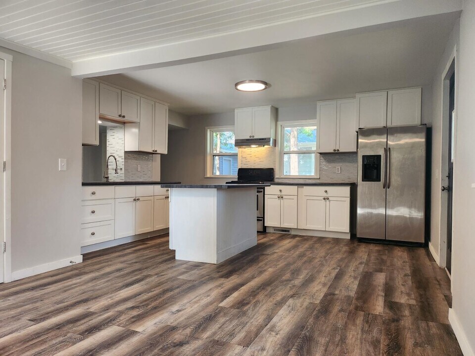 1714 Rowland Ave in Madison, WI - Building Photo