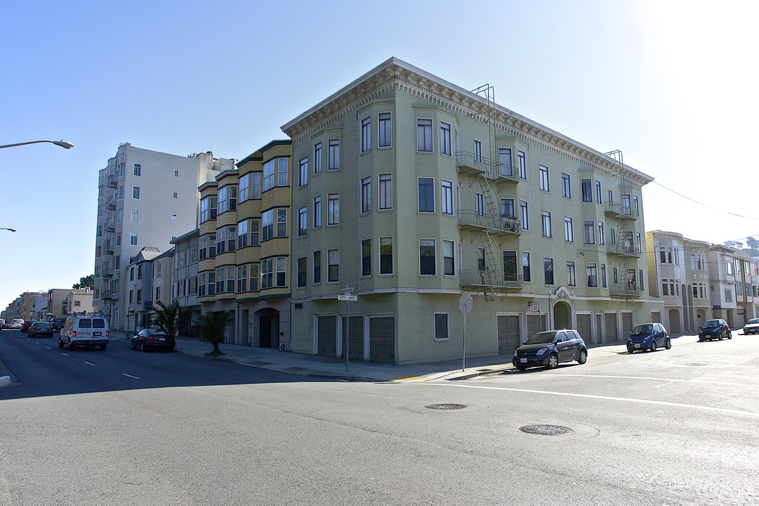 1200 17th Ave in San Francisco, CA - Building Photo