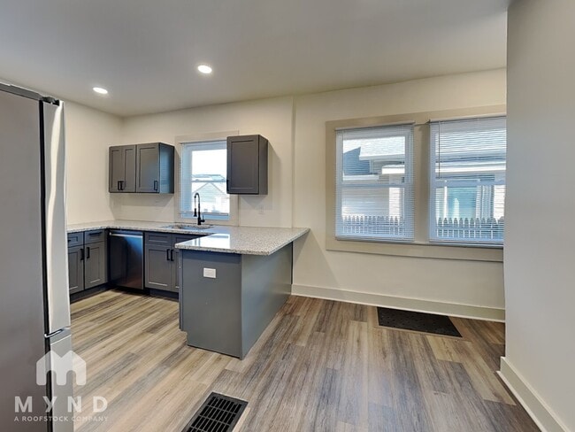 1724 Woodlawn Ave in Indianapolis, IN - Building Photo - Building Photo